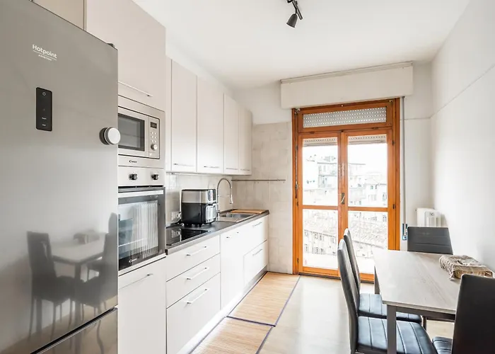 Apartment Station - Bright With Balcony! *