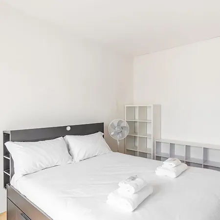 Lejlighed Station - Bright With Balcony!