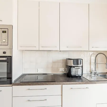 Station - Bright With Balcony! Apartment Padova