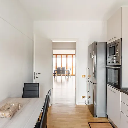 Station - Bright With Balcony! Apartment *